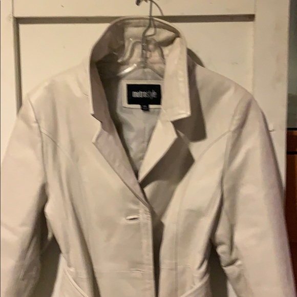 Coat - Picture 5 of 5